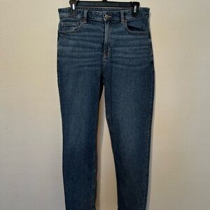 American Eagle Medium Wash Mom Jeans – Size 8 Regular